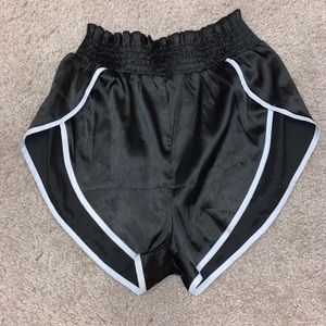 Black & white hip show-ers!!